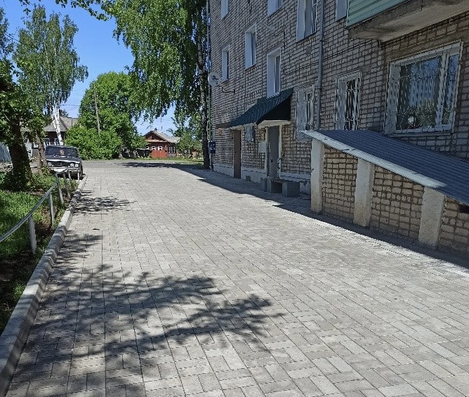 Региональный центр компетенций проверил благоустройство дворов и общественных пространств в Котельниче