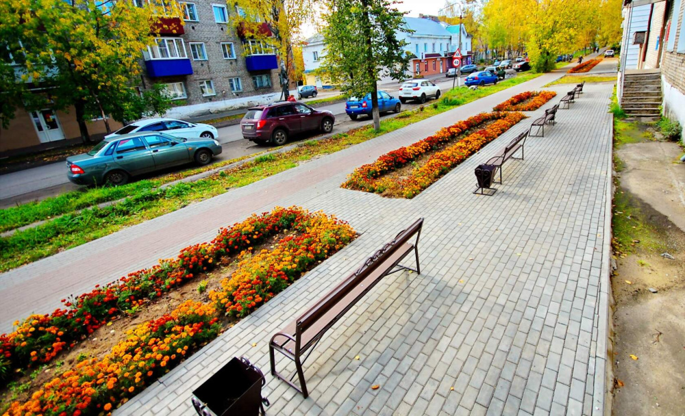 В Кирсе благоустроили тротуары и создали велопарковки у школ