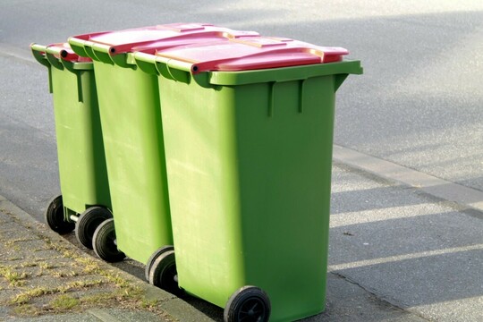 Граждане могут заключить договор на вывоз мусора из индивидуальных контейнеров
