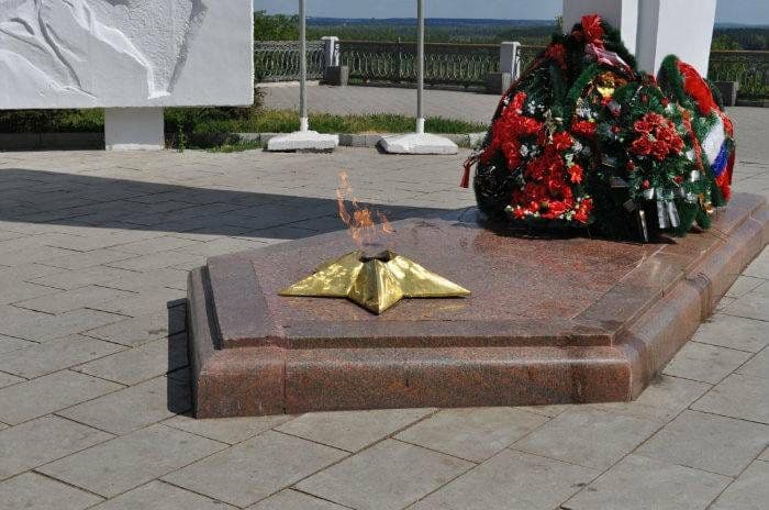 В Кировской области провели техническое обслуживание 25 мемориалов с Вечным огнем