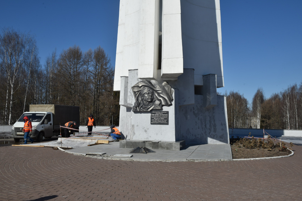 Началась реконструкция Вечного огня в парке Победы Кирова