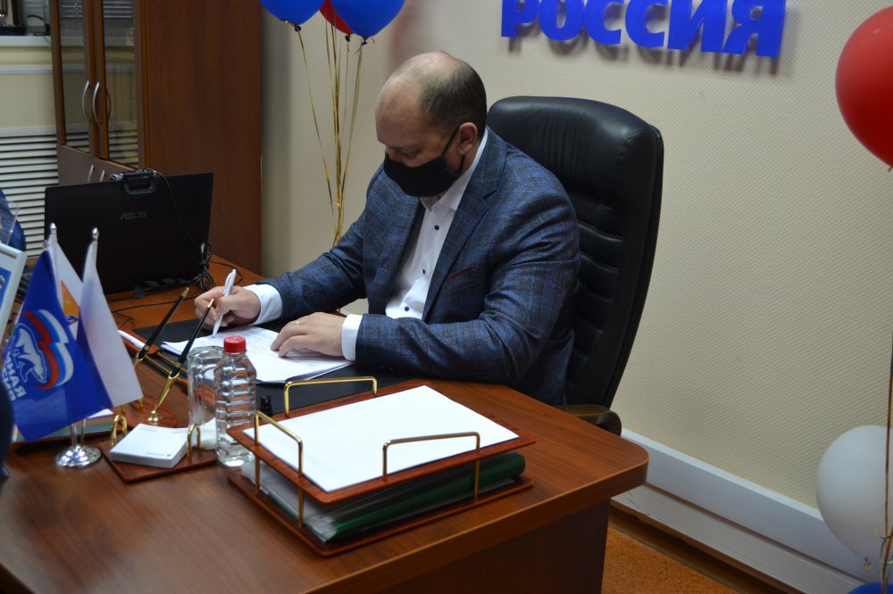 Владимир Климентовский ответил на вопросы жителей об уличном освещении, капремонте и ремонте котельной