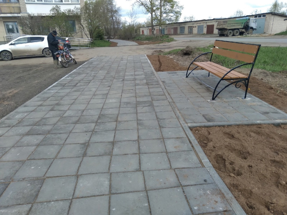 В Стрижах по нацпроекту благоустроили тротуары